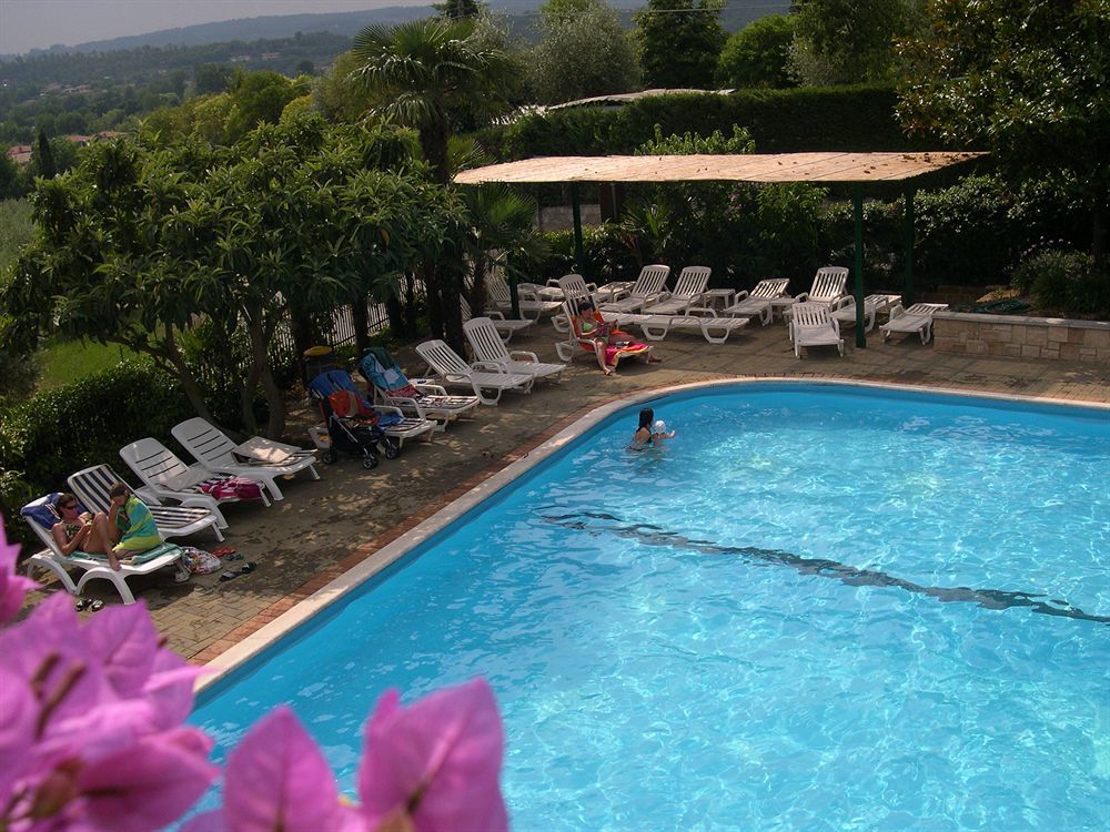 Residence Miralago Rooms & Apartments Manerba del Garda Bagian luar foto