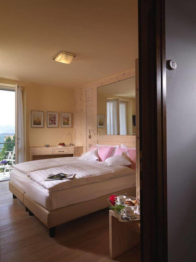 Residence Miralago Rooms & Apartments Manerba del Garda Bagian luar foto