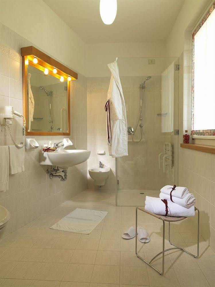 Residence Miralago Rooms & Apartments Manerba del Garda Bagian luar foto