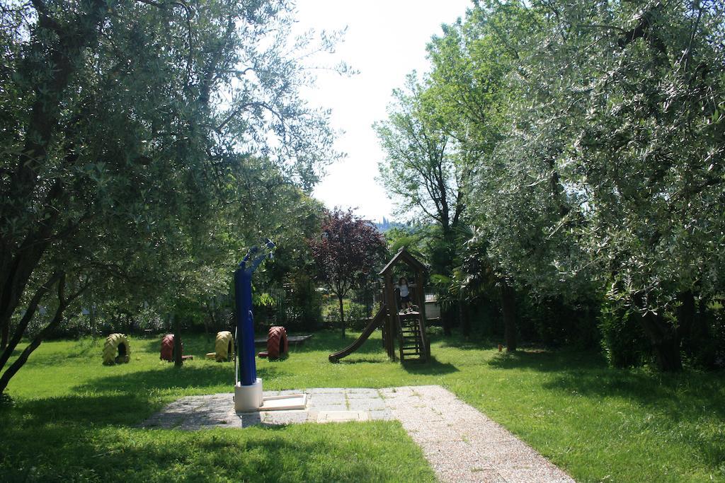 Residence Miralago Rooms & Apartments Manerba del Garda Bagian luar foto
