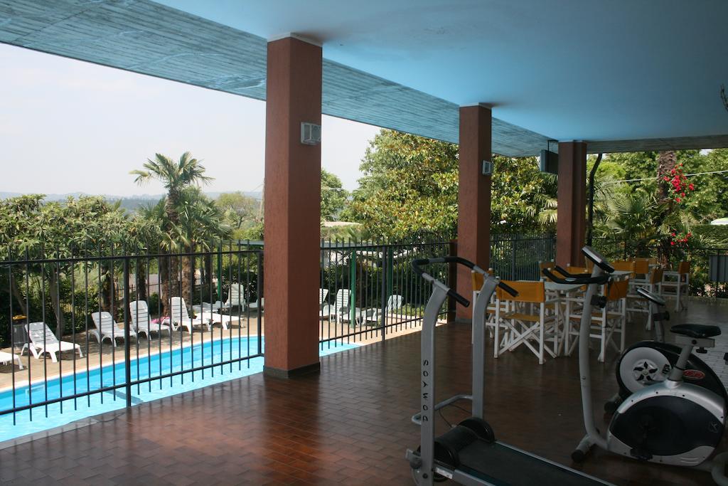 Residence Miralago Rooms & Apartments Manerba del Garda Bagian luar foto