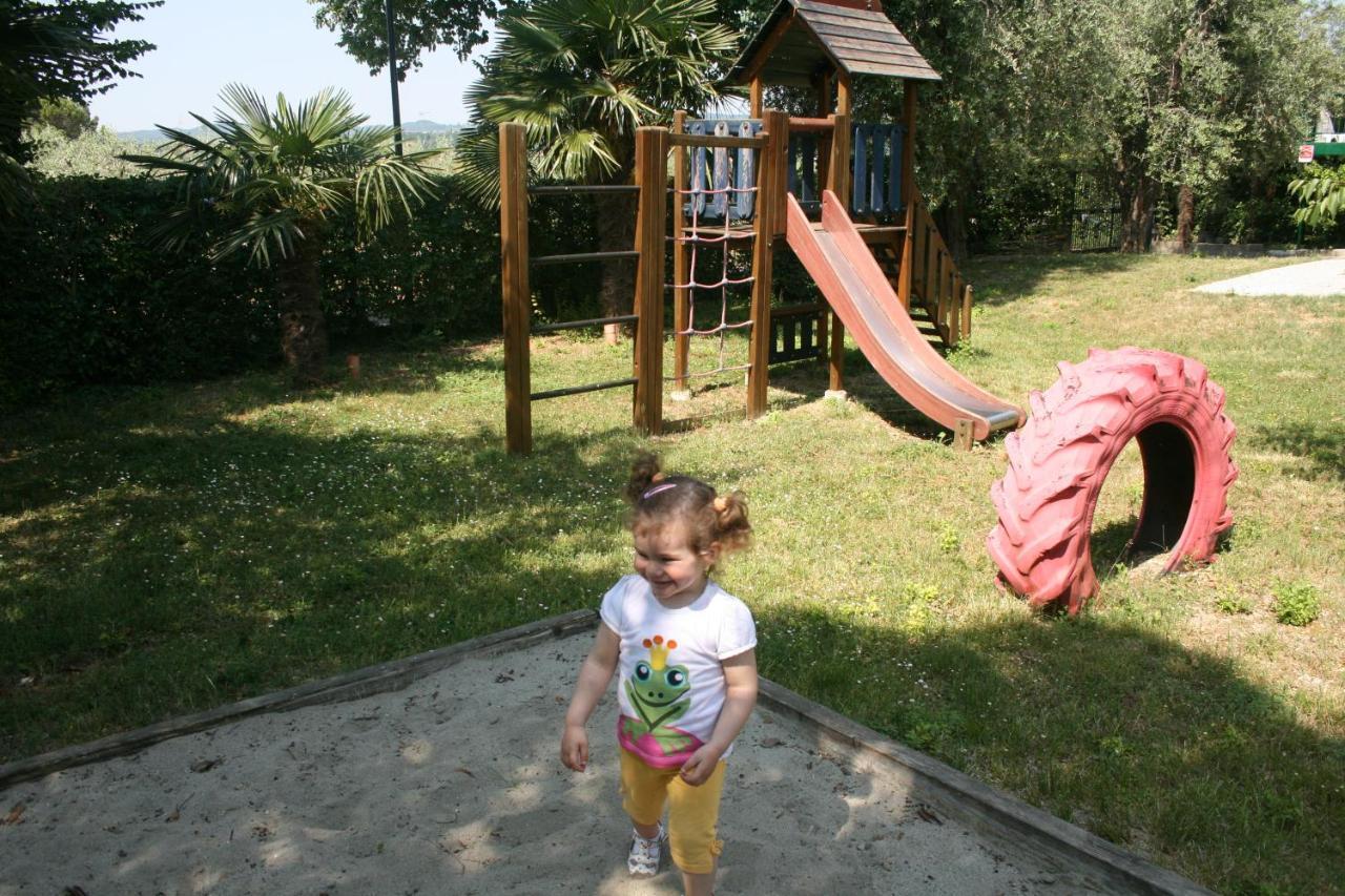 Residence Miralago Rooms & Apartments Manerba del Garda Ruang foto