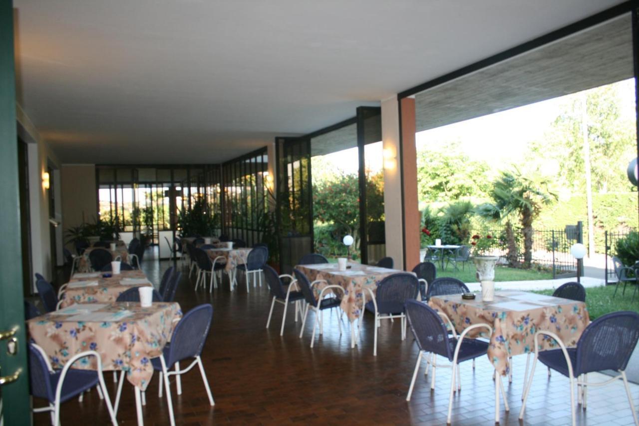 Residence Miralago Rooms & Apartments Manerba del Garda Ruang foto